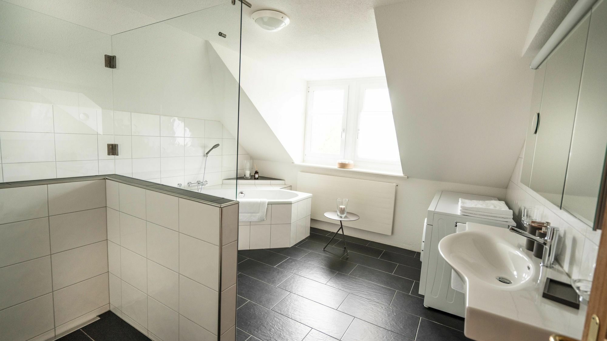 Loewenplatz Apartment Near Station By Airhome Zurych Zewnętrze zdjęcie